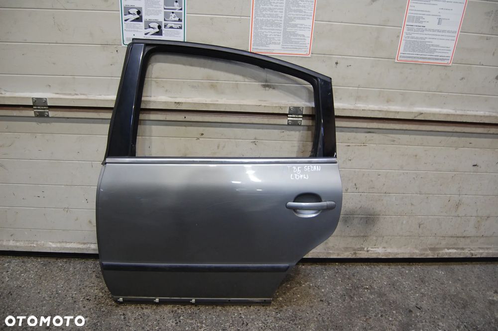 DRZWI LEWY TYŁ TYLNE LEWE LD7W VW PASSAT B5 LIFT SEDAN - 1