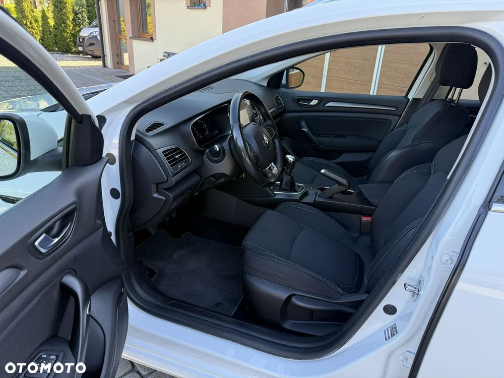 Renault Megane TCe 115 GPF ZEN - 20