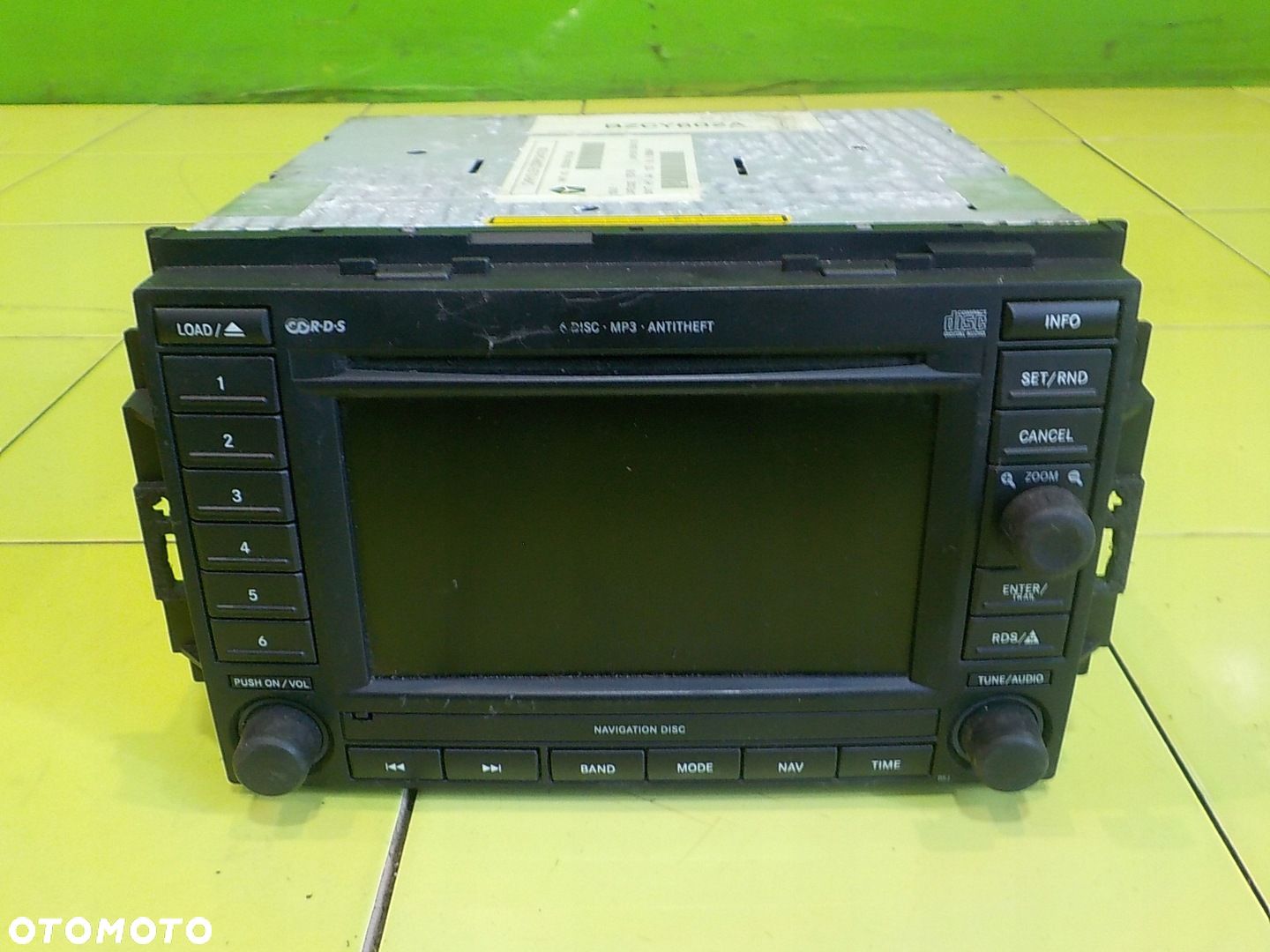 CHRYSLER 300C 3.0 CRD 06r SEDAN 4D radio CD 05064191AE - 1