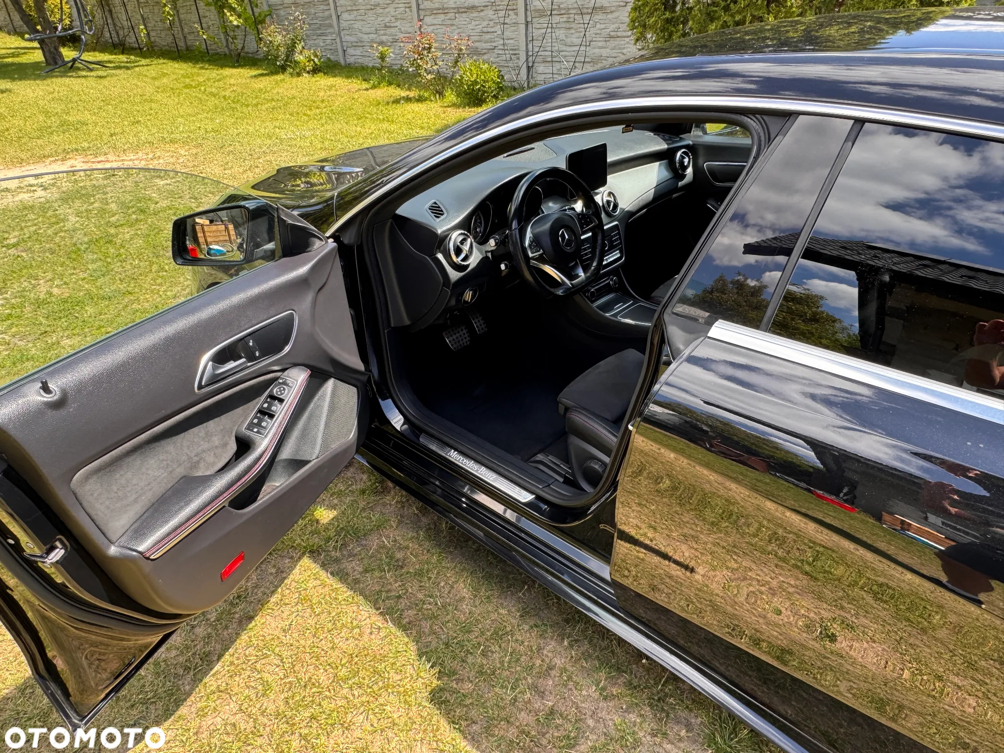 Mercedes-Benz CLA Shooting Brake 180 7G-DCT AMG Line - 7