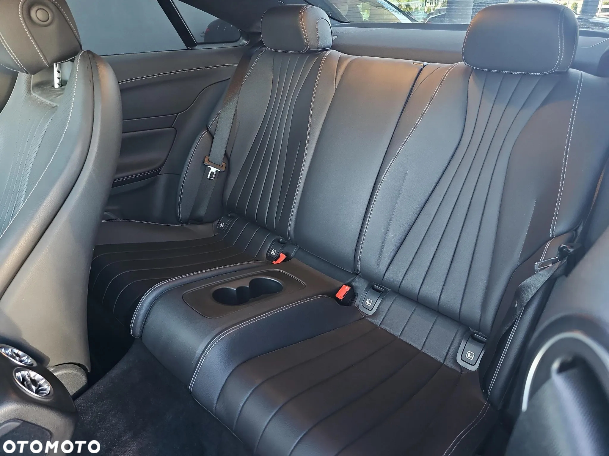 Mercedes-Benz Klasa E 300 Coupe 9G-TRONIC AMG Line - 15