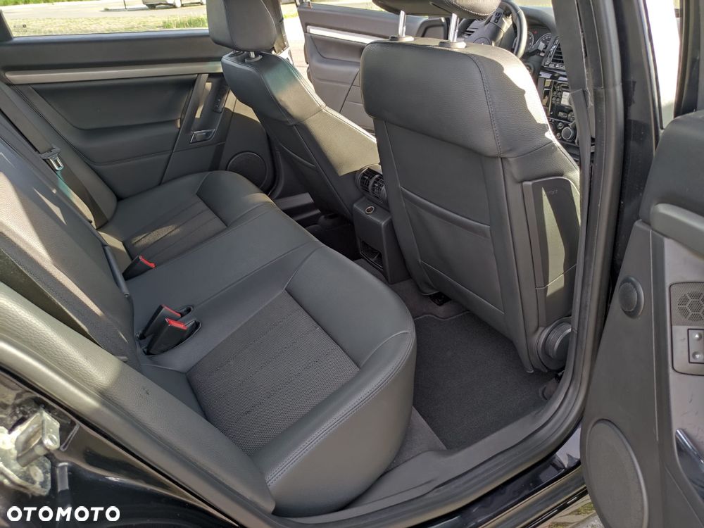 Opel Vectra 1.9 CDTI Sport / GTS - 34