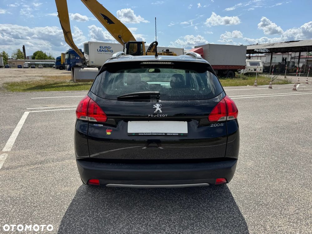 Peugeot 2008 1.2 Pure Tech GPF Allure S&S - 32