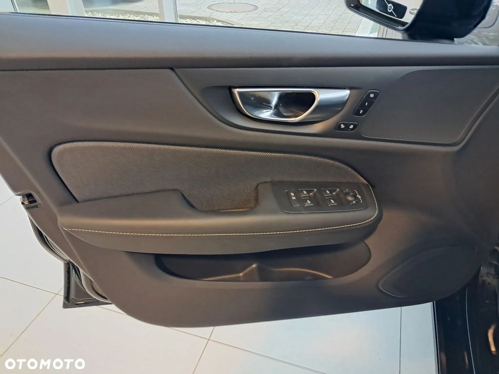 Volvo V60 B4 B Plus Dark - 14