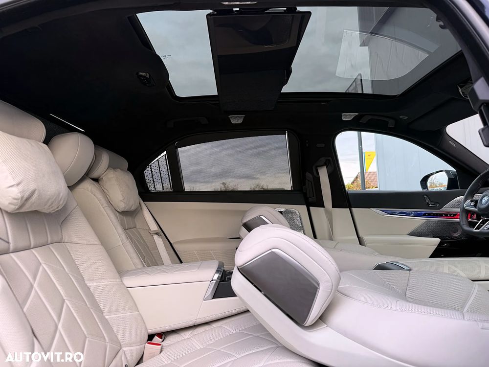 BMW M7 M760e xDrive AT PHEV - 35