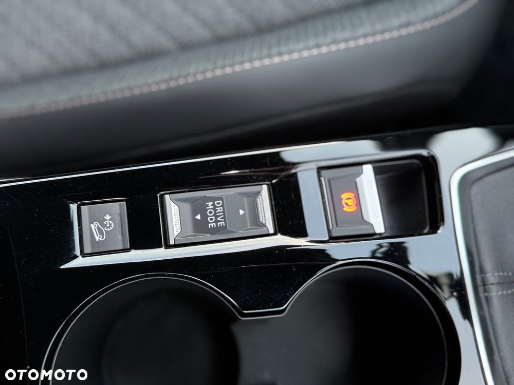 Peugeot 2008 PureTech 100 Allure S&S BVM6 - 16