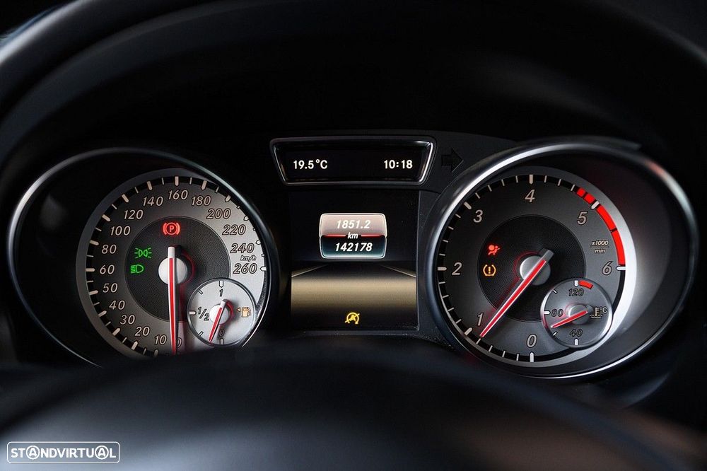 Mercedes-Benz CLA 180 d Shooting Brake Urban - 29
