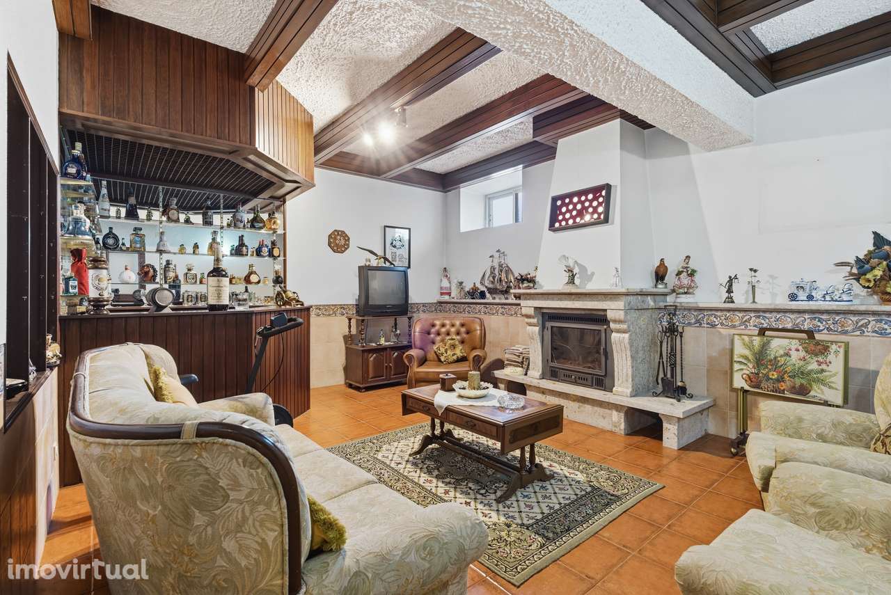 Elegante Moradia T3 com Terraço, Jacuzzi e Excelente Exposição Solar - Grande imagem: 4/26