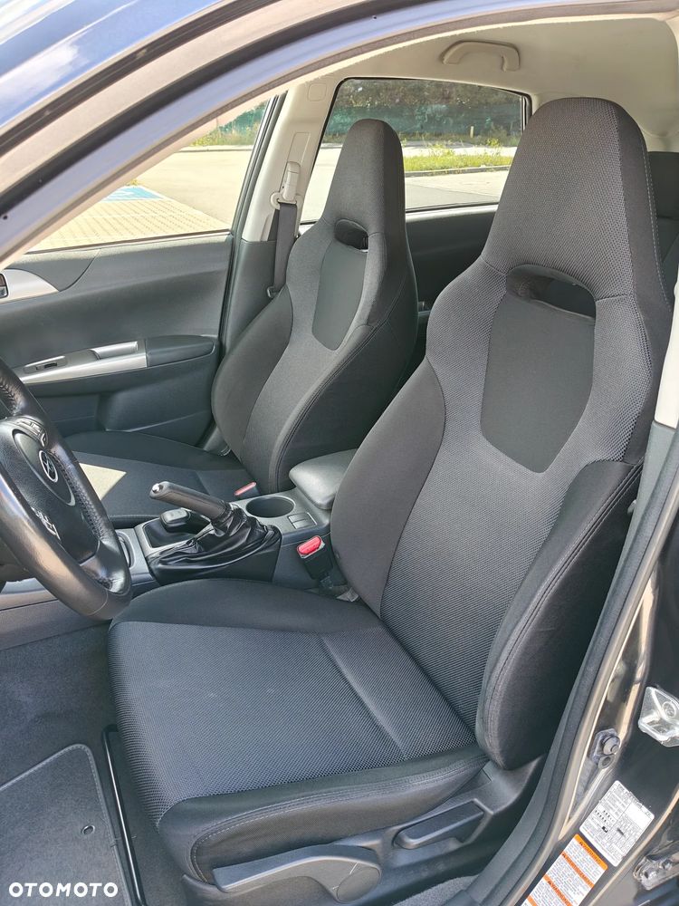 Subaru Impreza 2.0 RS - 12