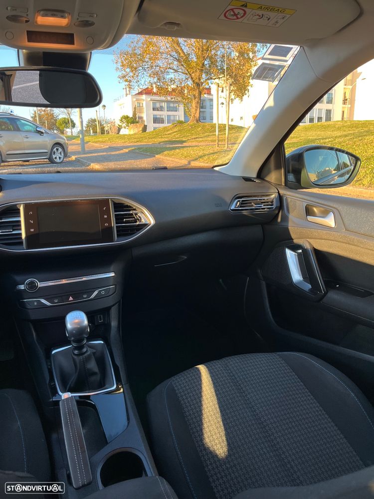 Peugeot 308 1.5 BlueHDi Style - 11