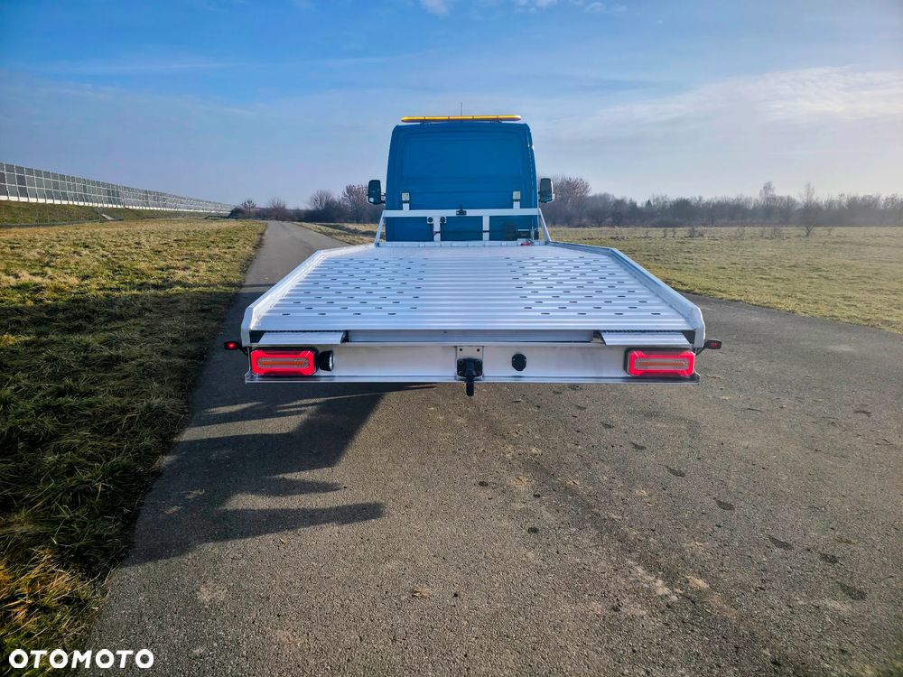 Mercedes-Benz Sprinter - 8