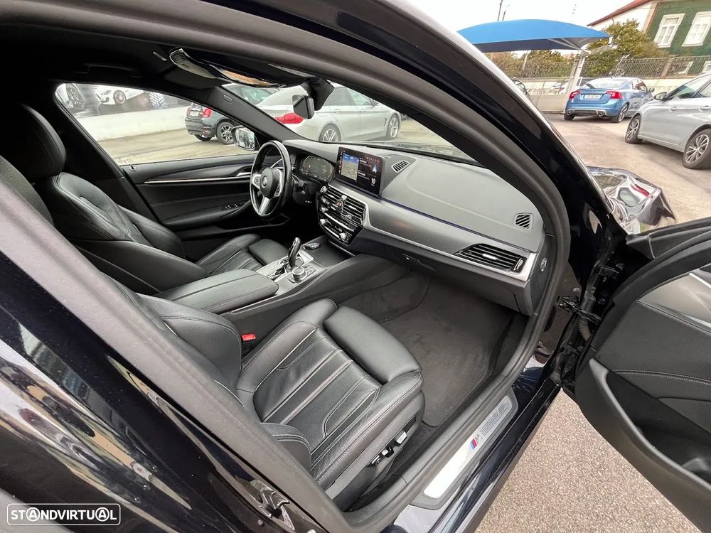 BMW 520 d Pack Desportivo M Auto - 31