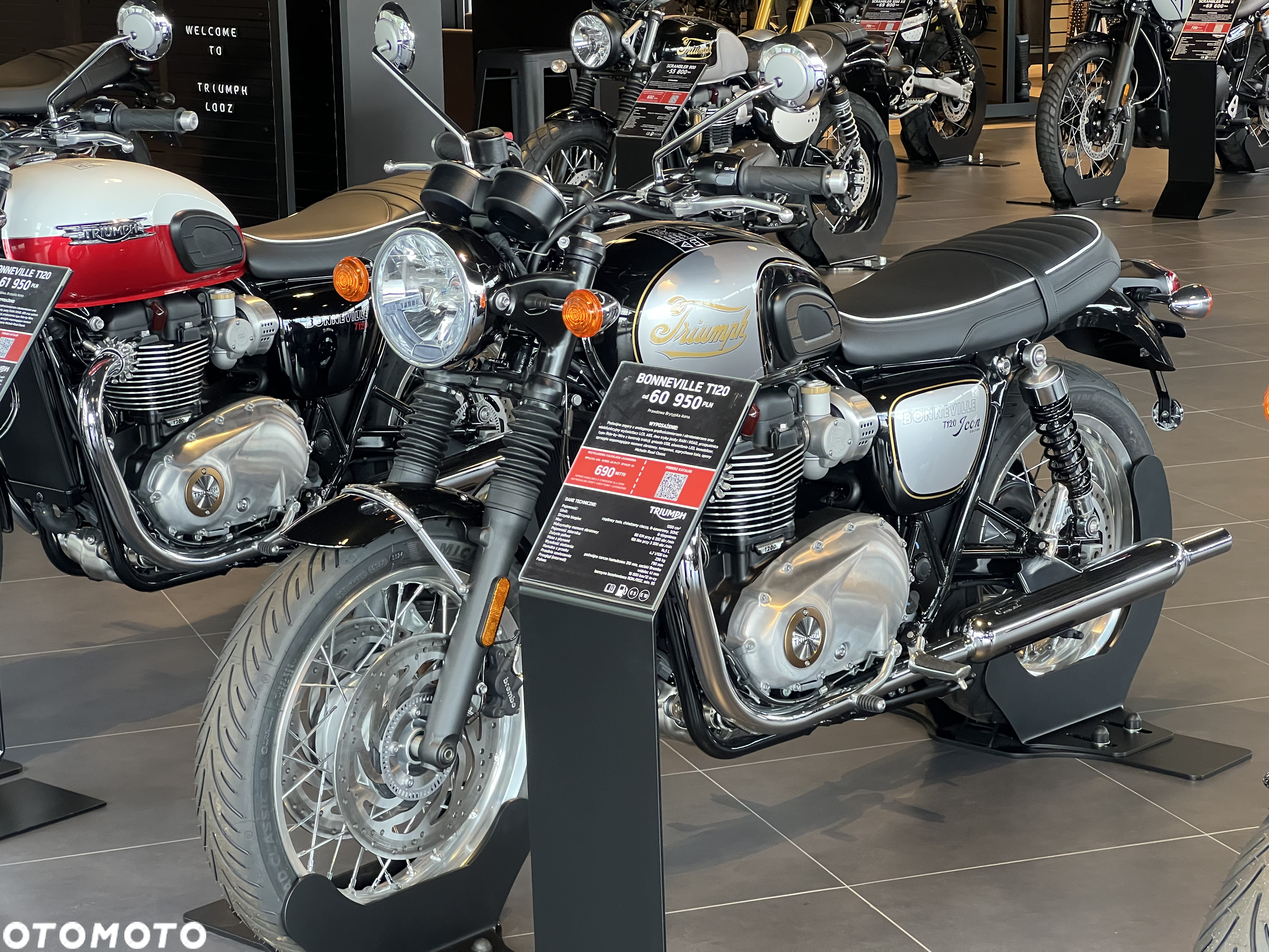 Triumph Bonneville - 2
