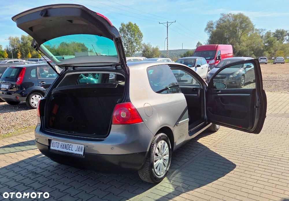 Volkswagen Golf - 24
