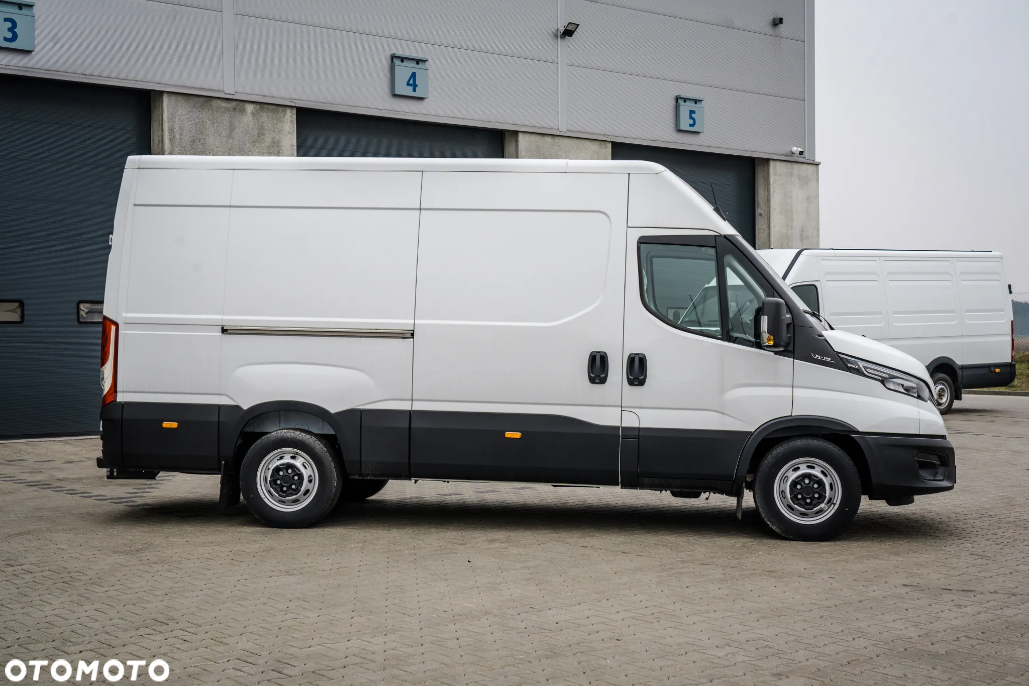 Iveco 35S16V L3H2 od reki Bogato wyposażony ! - 2