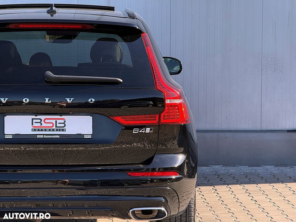Volvo XC 60 B4 MHEV AWD R-Design - 15