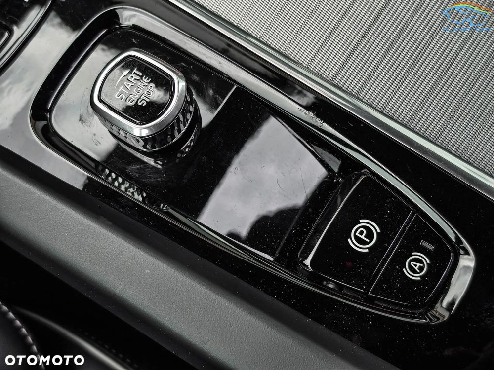 Volvo XC 60 T6 Plug-In Hybrid AWD Inscription - 36