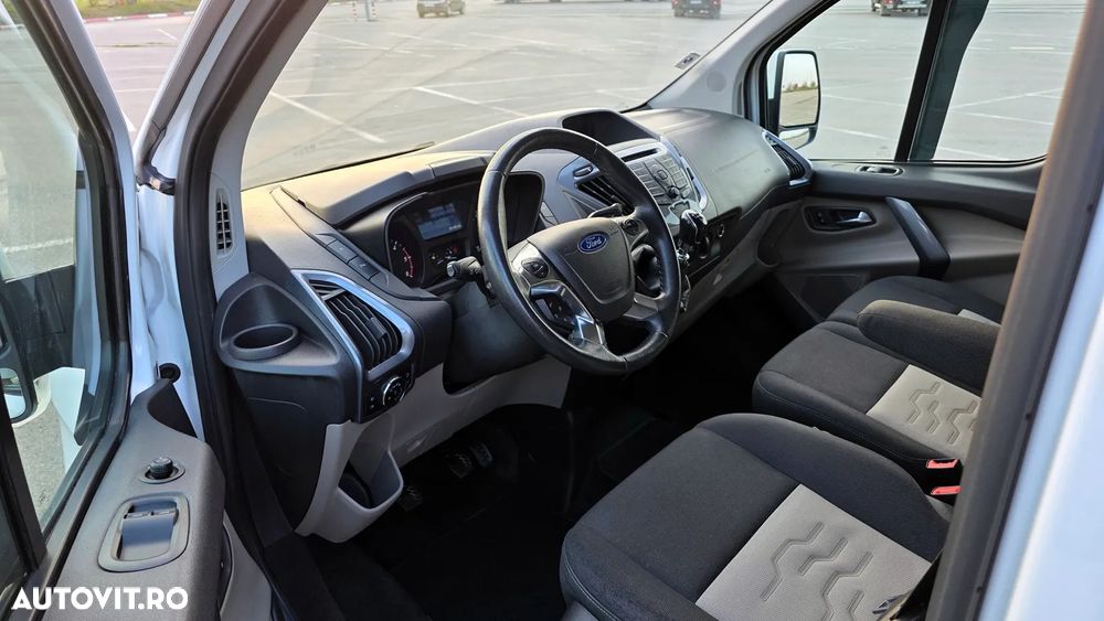 Ford Tourneo Custom - 7