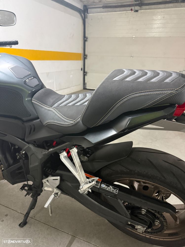 Honda CB 650 r - 11