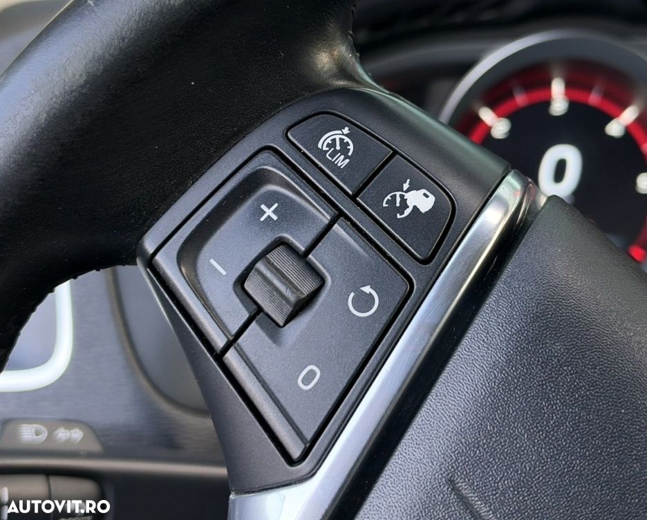 Volvo V40 - 29