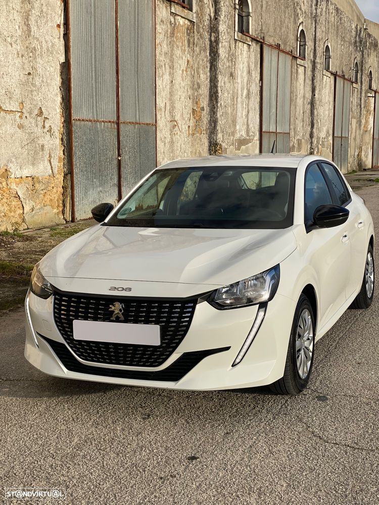 Peugeot 208 - 8