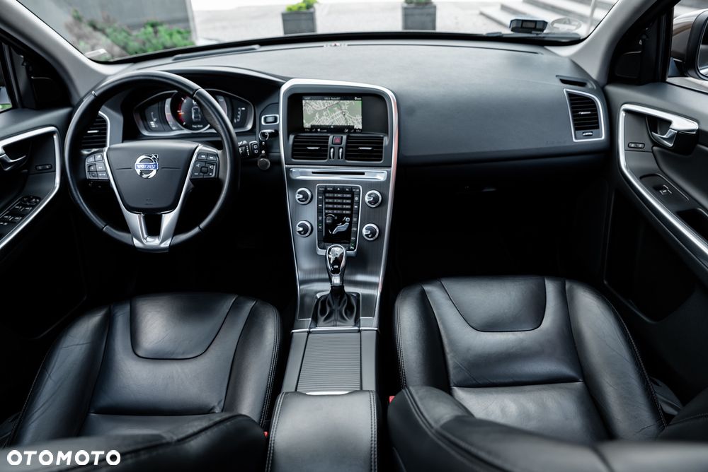 Volvo XC 60 D3 Drive-E Momentum - 27