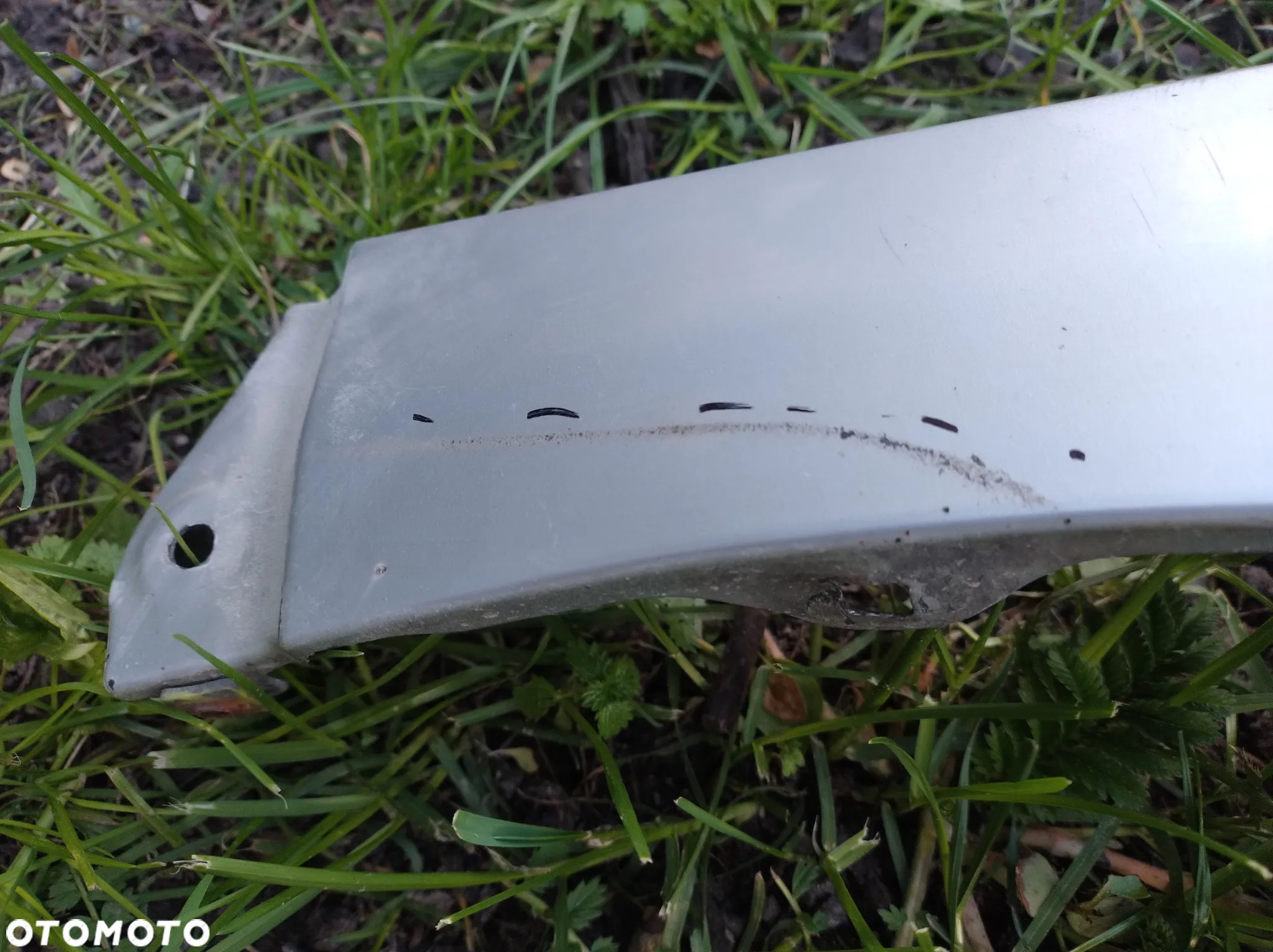 Błotnik i ślizg zderzaka prawy przód toyota avensis t27 1f7 srebrny - 5