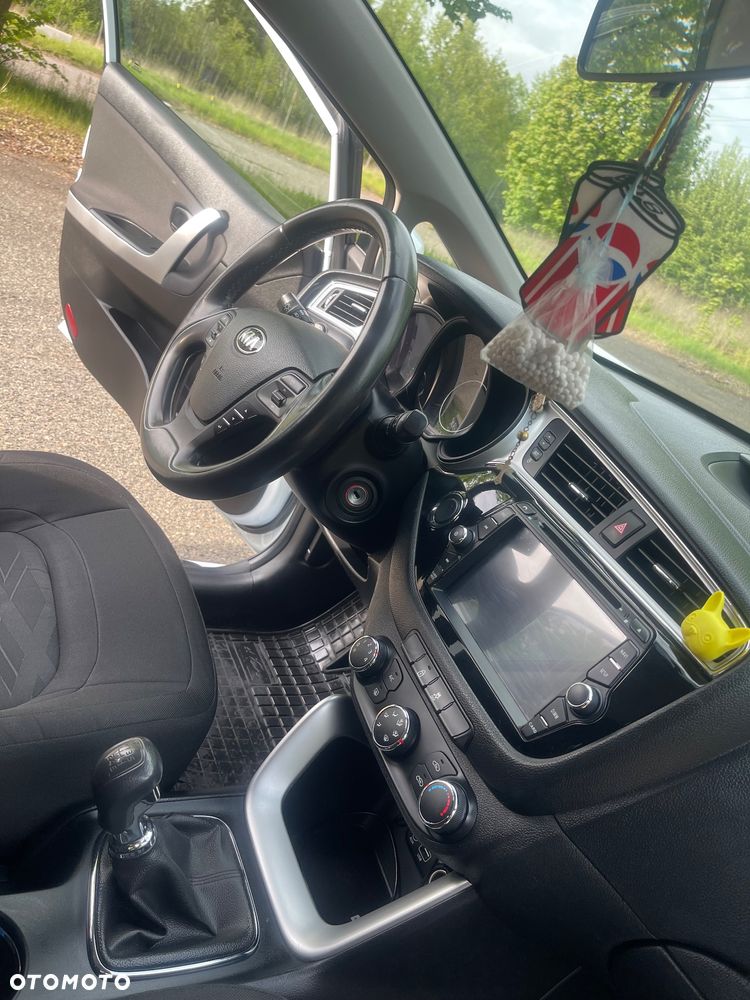 Kia Ceed 1.4 L - 11