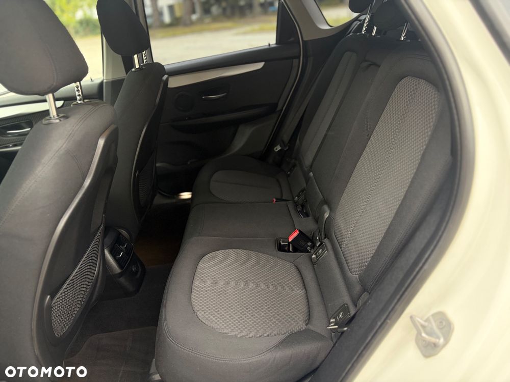 BMW Seria 2 218d Sport-Aut Advantage - 11