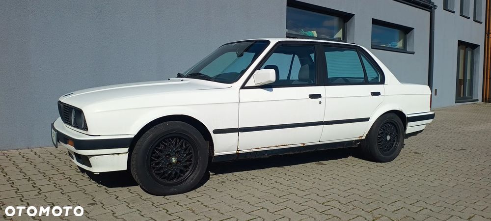 BMW Seria 3 320i - 11