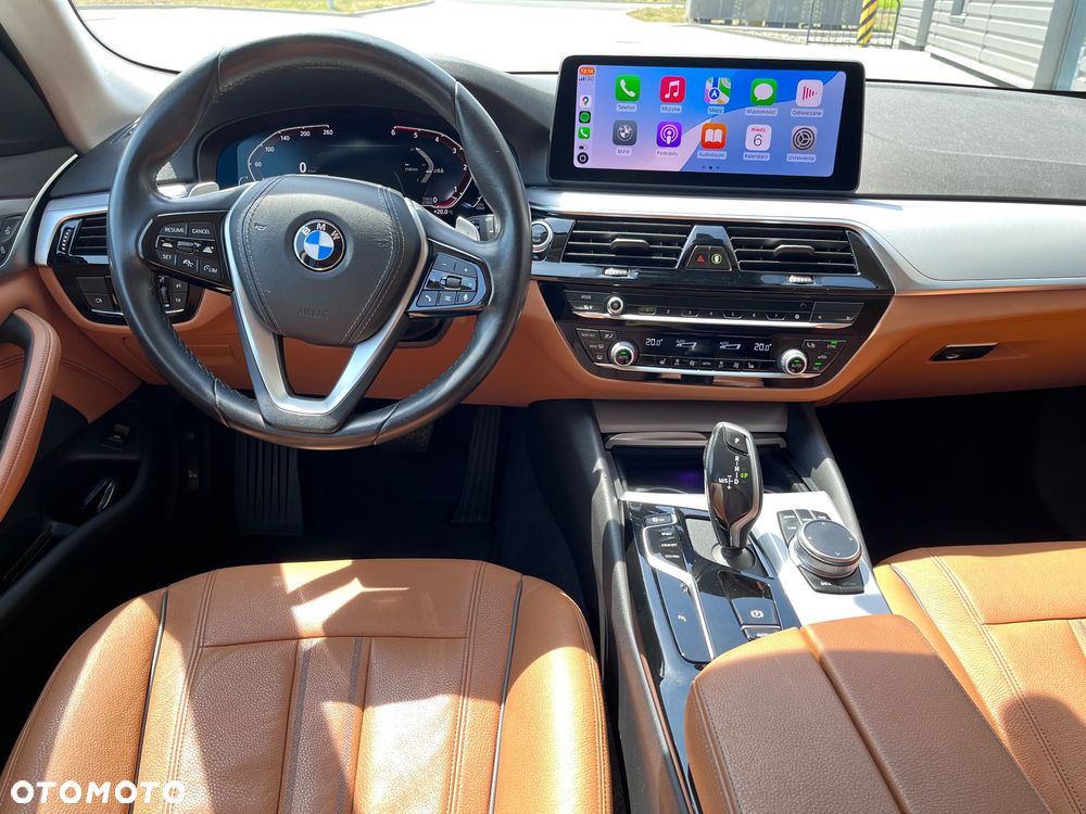 BMW Seria 5 520d xDrive - 13