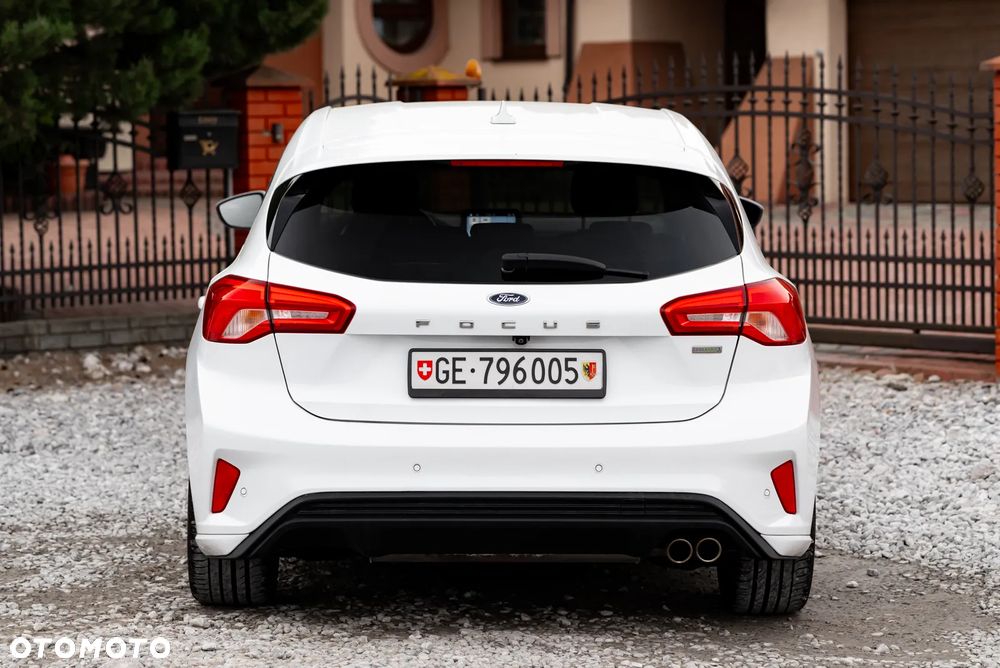 Ford Focus 1.0 EcoBoost Start-Stopp-System ST-LINE STYLE - 11