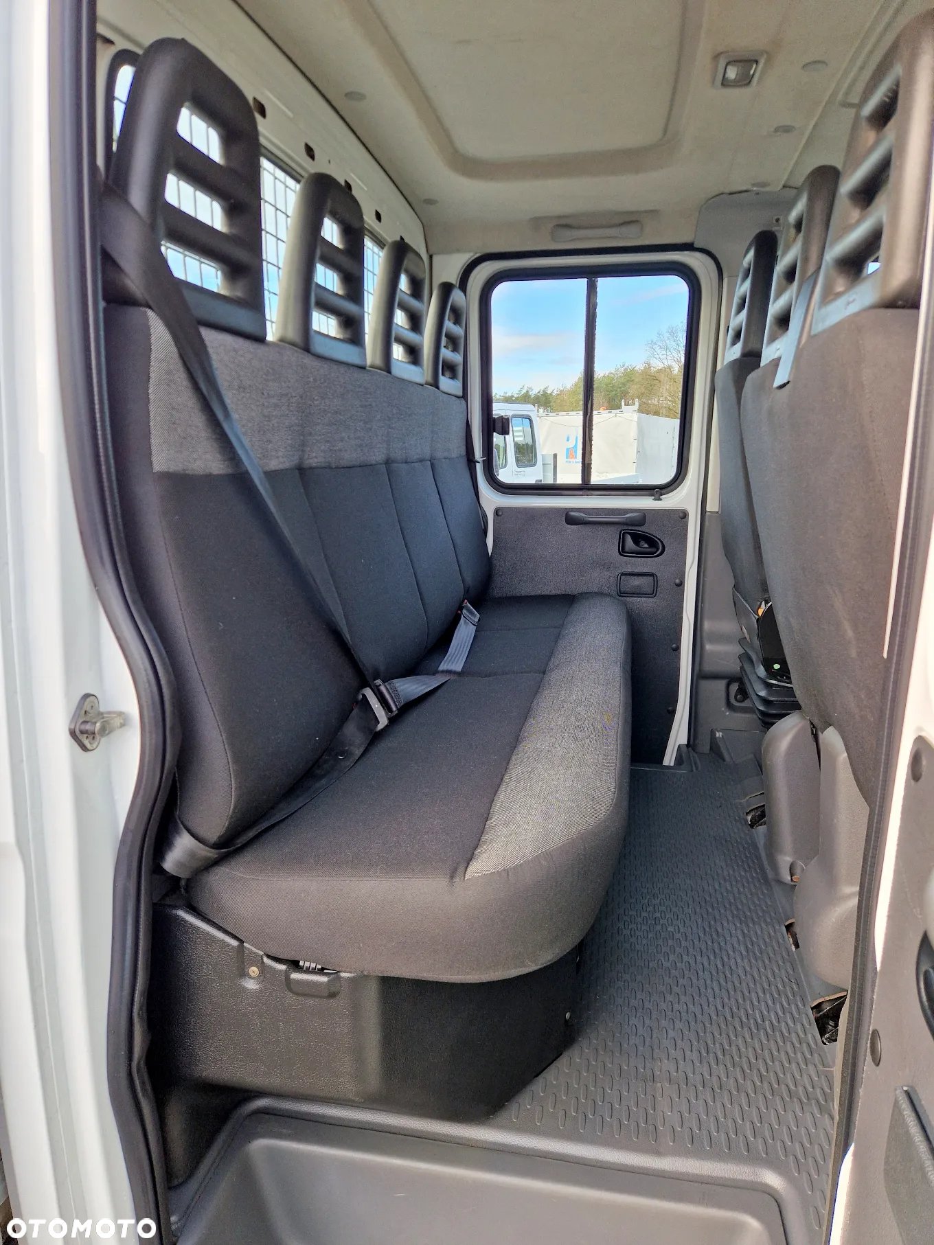 Iveco 35C17 3,0 HPI 170 KONNA DOKA 7 OSOBOWA BRYGADÓWKA 96T/KM PRZEBIEGU GWARANCJA HDS HMF 1670KG UDŻWIGU 3,3M SKRZYNIA BLIŻNIAKI DO 3,5T - 20