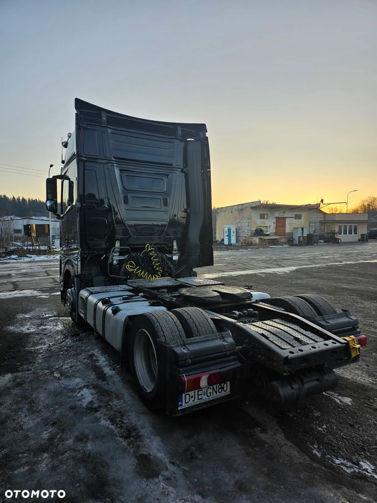 Mercedes-Benz ACTROS - 10