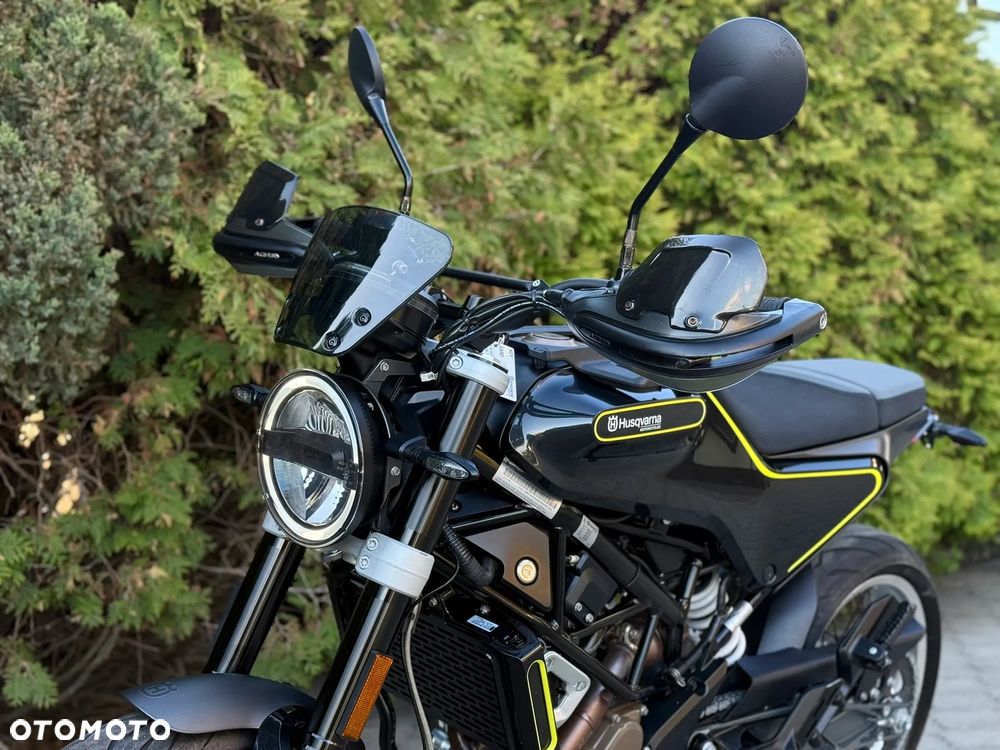 Husqvarna Svartpilen - 25