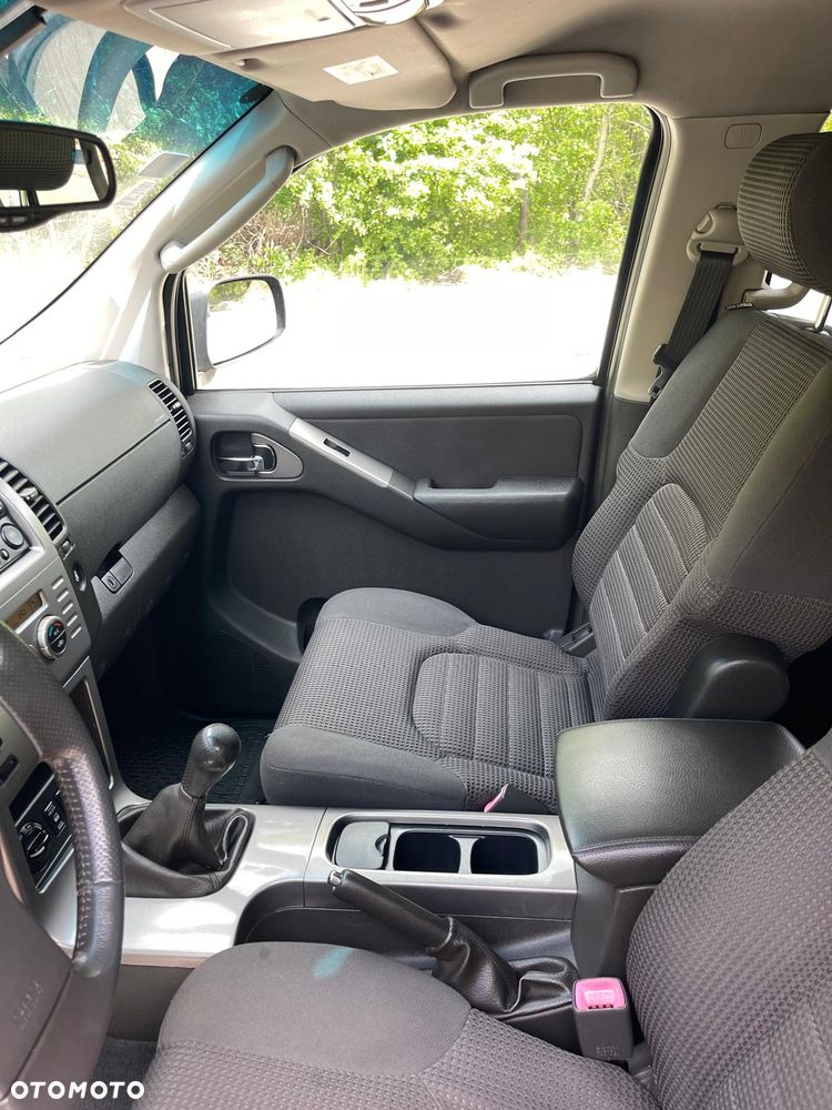 Nissan Pathfinder 2.5 dCi SE - 13