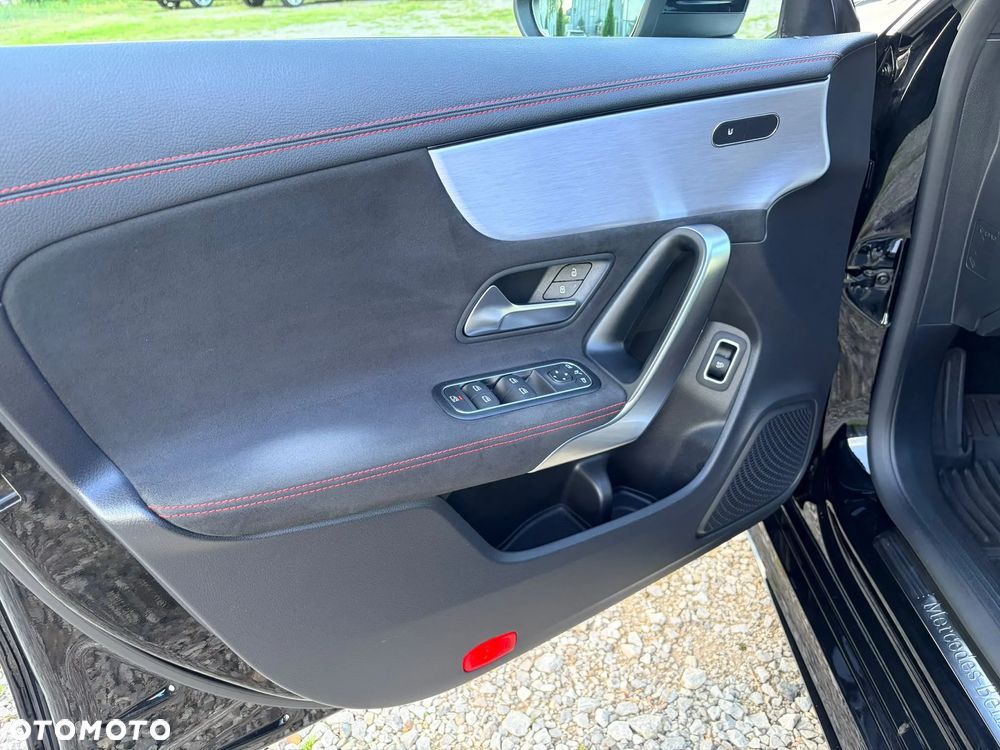 Mercedes-Benz CLA 200 AMG Line 7G-DCT - 25