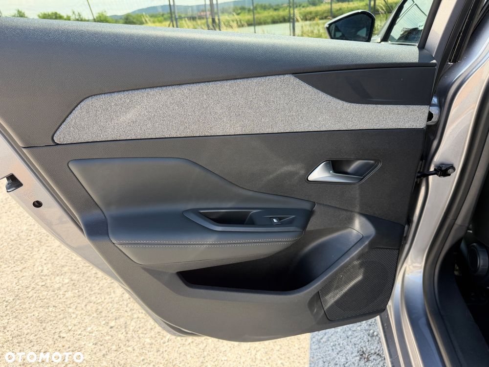 Peugeot 308 1.5 BlueHDi Allure Pack S&S EAT8 - 32