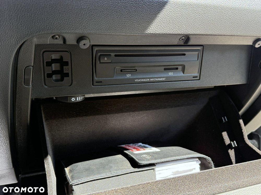 Volkswagen Passat - 13