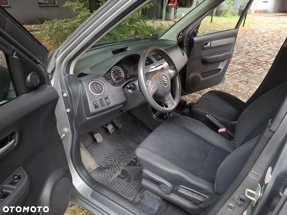 Suzuki Swift - 17