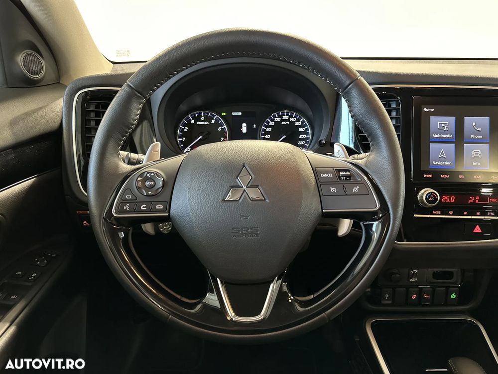 Mitsubishi Outlander - 17