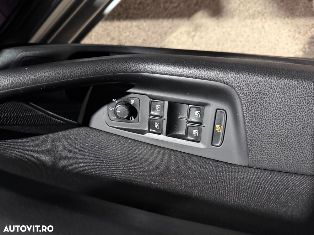 Volkswagen Passat 2.0 TDI DSG Highline - 9