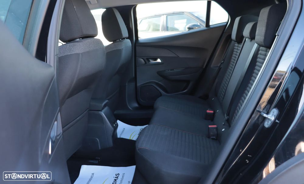 Peugeot 2008 1.2 PureTech Active EAT8 — fotografia 13