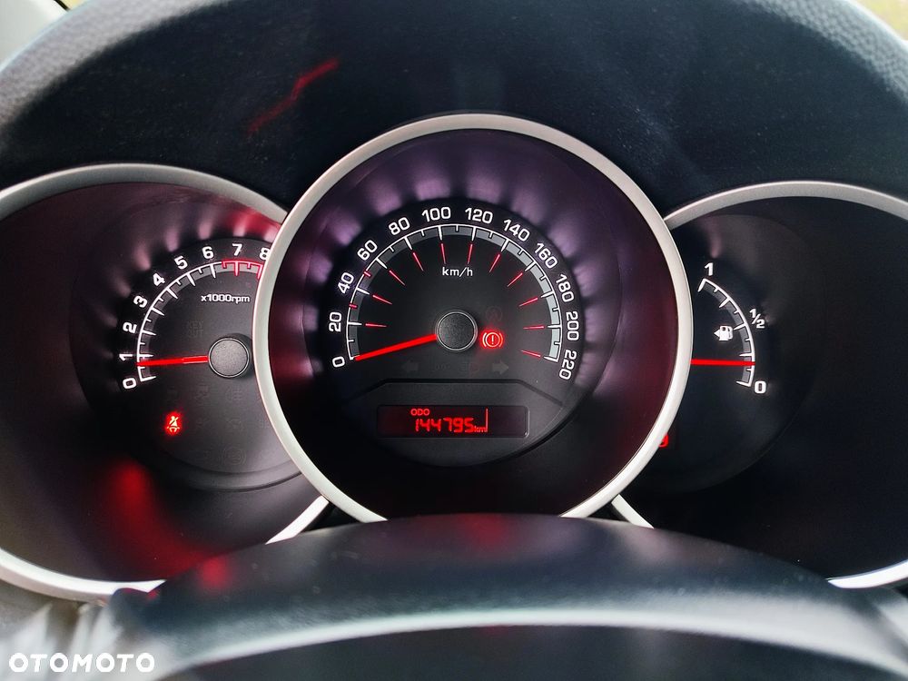 Kia Venga 1.4 CVVT ISG Vision - 24