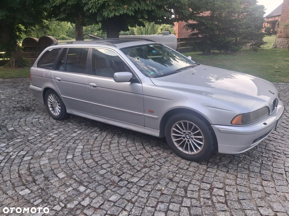 BMW Seria 5 525i - 1