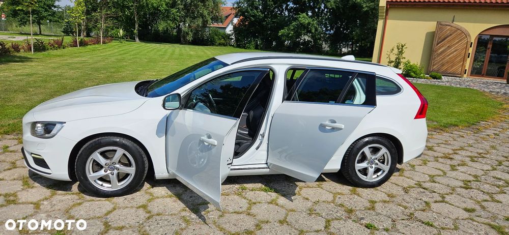 Volvo V60 T3 Momentum - 11