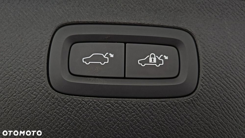 Volvo XC 90 B5 D AWD Plus Bright - 25
