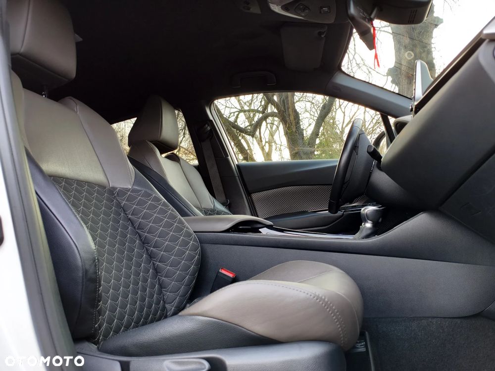 Toyota C-HR Style Selection - 29