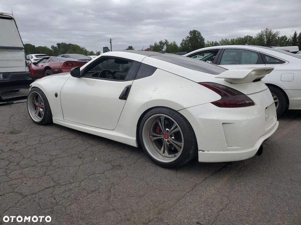 Nissan 370 Z - 2