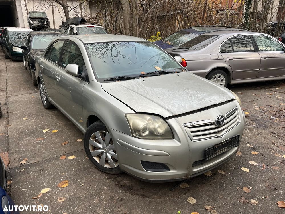Dezmembrez Toyota Avensis T25 facelift 2006-2009 diesel benzina - 1